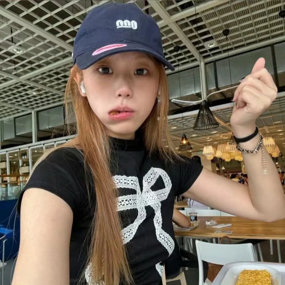 六楼后座 推荐封面